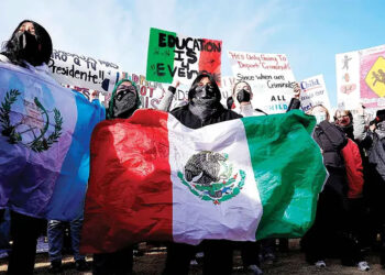 “Cabeza fría”, pide cónsul a migrantes