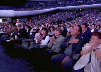 Eduardo Ramírez acompaña a Clara Brugada en su informe de 100 días de gobierno al frente de la CDMX