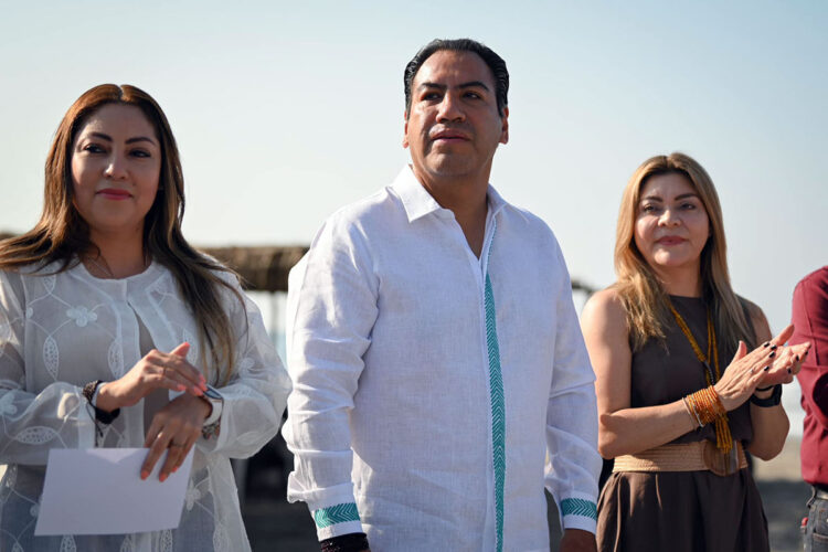 Eduardo Ramírez encabeza banderazo de inicio de la obra de mejoramiento de la imagen urbana y turística de Puerto Arista