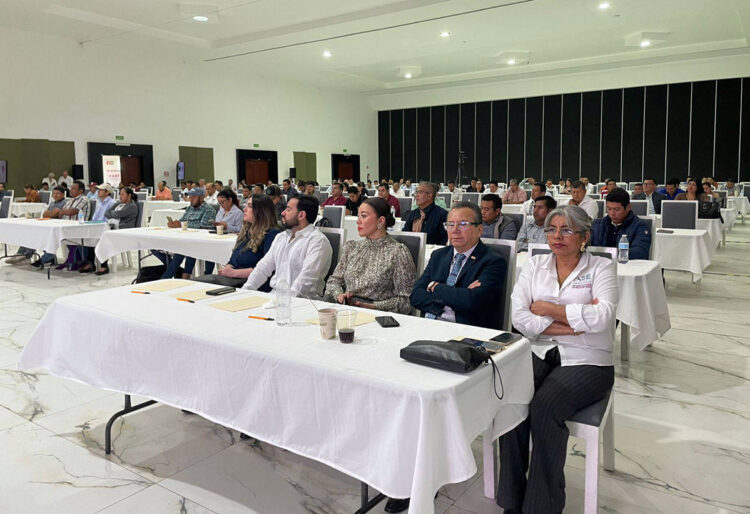 Fiscalía de Combate a la Corrupción participa en capacitación a autoridades municipales