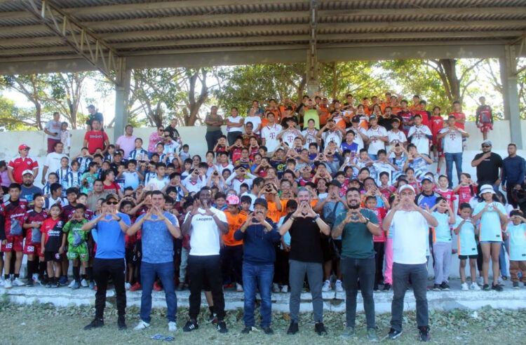 Director del Instituto del Deporte inaugura Torneo de Liga Infantil y Juvenil de Fútbol