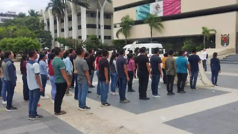 Estudiantes toman las calles exigiendo educación de calidad