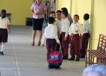 Regreso a clases en Chiapas: estudiantes retoman actividades escolares