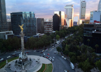 Crecimiento económico de México se desacelerará en 2025, según encuesta de Citi