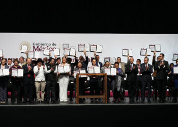 Presidenta lidera encuentro nacional con alcaldes y gobernadores de todos los partidos políticos