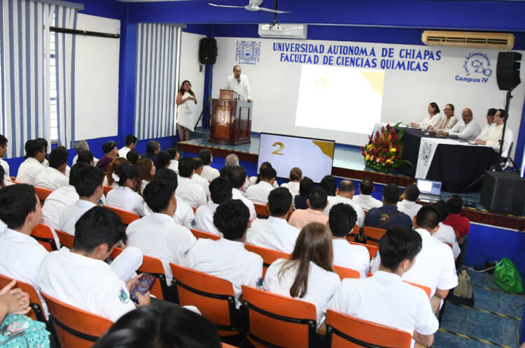 Rinde César Aguilar Meza su Segundo Informe de Actividades