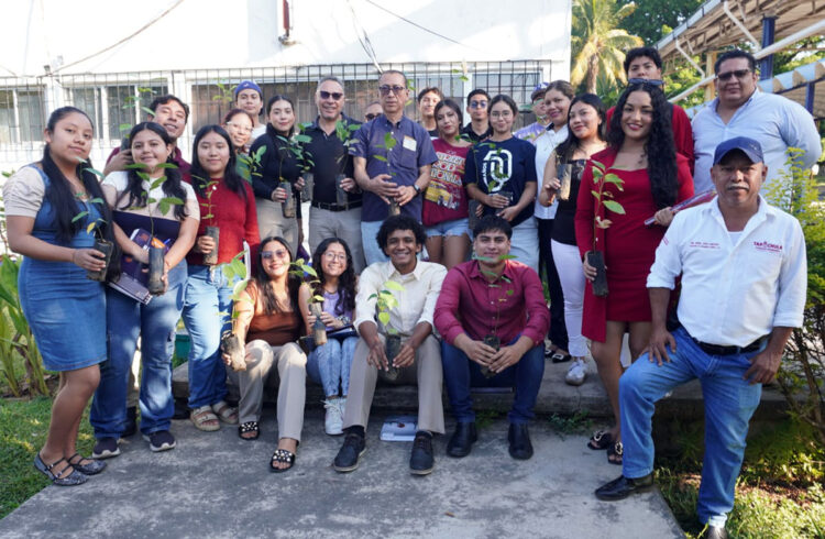 Ayuntamiento de Tapachula y UNACH inician programa de reforestación