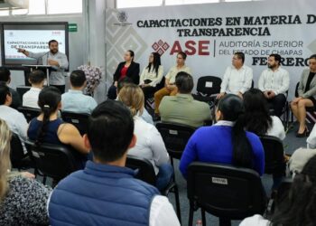 Imparten capacitaciones en materia de transparencia