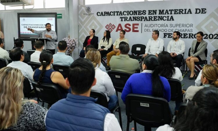 Imparten capacitaciones en materia de transparencia