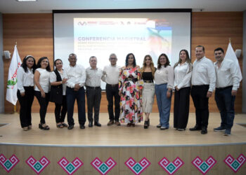 En el Cecytech, realizan conferencia magistral sobre transparencia y buen gobierno