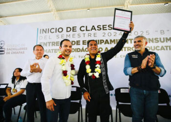 Refrenda Cobach una educación con humanismo