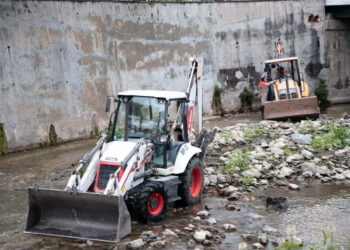 Ayuntamiento de Tuxtla puso en marcha trabajos de desazolve del río Sabinal y afluentes