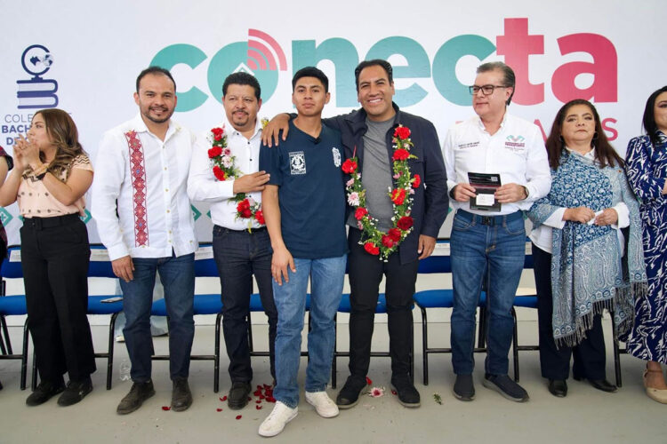 En Comitán, Eduardo Ramírez fortalece la conectividad y los espacios escolares en beneficio de la juventud