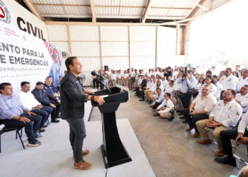 Eduardo Ramírez refuerza capacidades operativas de PC con ambulancias y motoambulancias