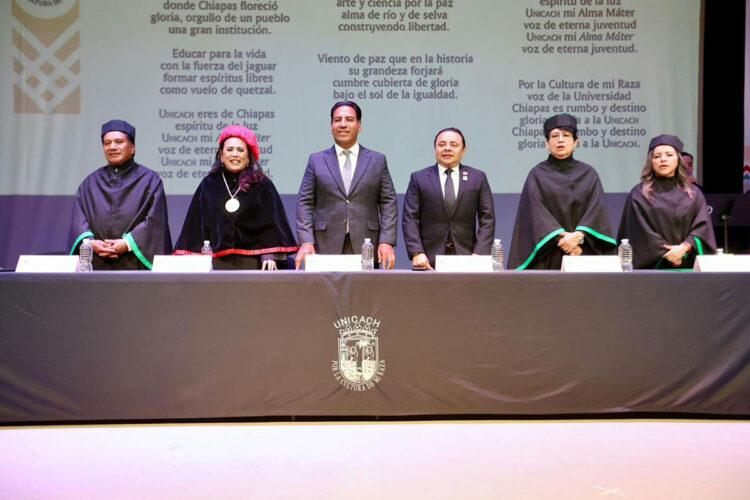 Investidura a arqueóloga, como rectora de Unicach