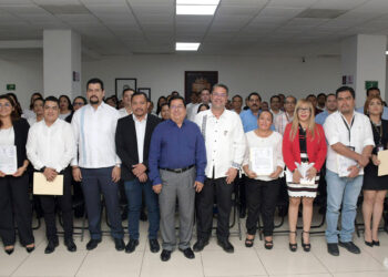 Entregan Certificaciones y Constancias de Especialización al personal de la FGE