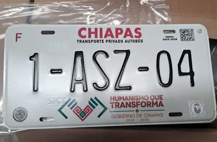 Gobierno de la Nueva Era extiende 15 % de descuento en el canje de placas