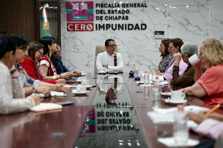 Jorge Llaven se reúne con representantes de la Agenda Feminista en Chiapas