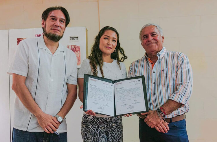 Donación de documentos invaluables sobre el Mango Ataulfo al Archivo Histórico Municipal de Tapachula