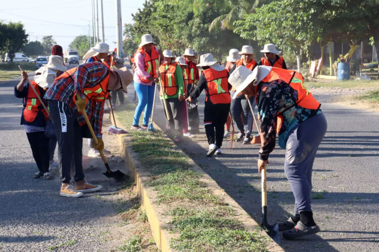 Emplea Chiapas a migrantes varados tras las restricciones de Trump