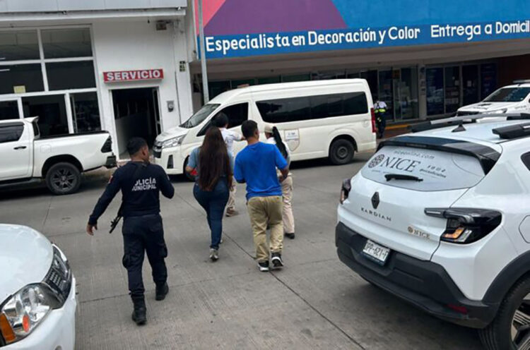 Operativos del INM siguen en busca de verificar documentos a migrantes