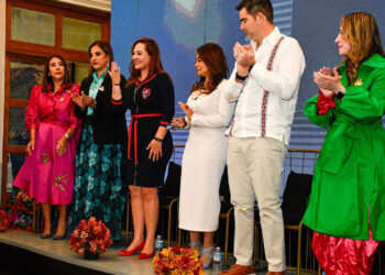 Asiste Fabiola Ricci como invitada de honor a la toma de protesta de AMMJE SCLC