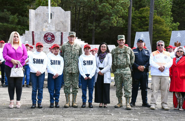 Reconoce Ayuntamiento de SCLC la participación de las mujeres en el Servicio Militar Nacional, Clase 2006