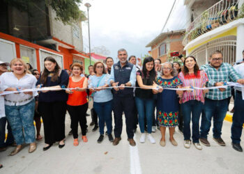 Inaugura Ángel Torres pavimentación de la Calle Amapola en la Colonia Potinaspak