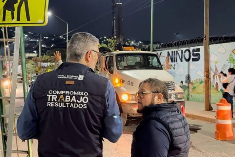 Llevamos alumbrado público a la colonia La Democrática: Ángel Torres