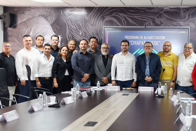 Autoridades y académicos de la UNACH están comprometidos con abatir el rezago educativo