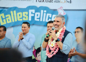 Inaugura Ángel Torres una calle más en Colonia Las Granjas