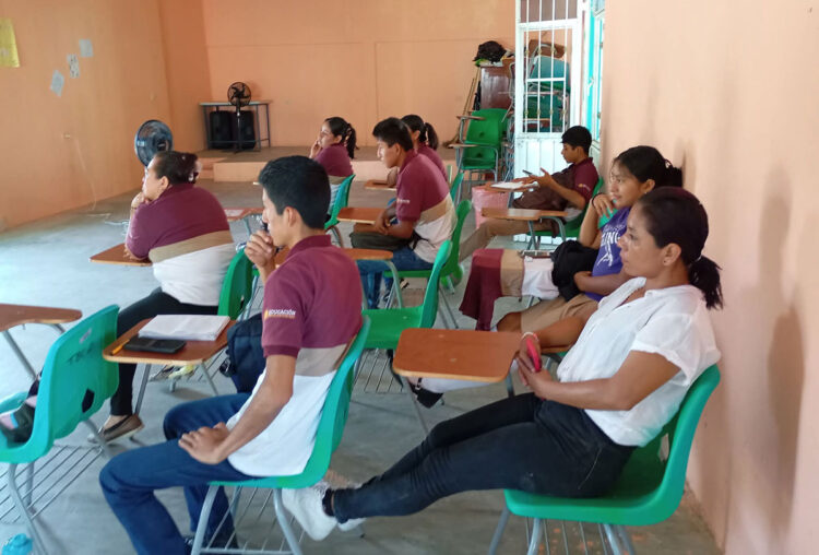 Estudiantes del TBC 21 Rosario Castellanos Figueroa presentan proyectos sustentables