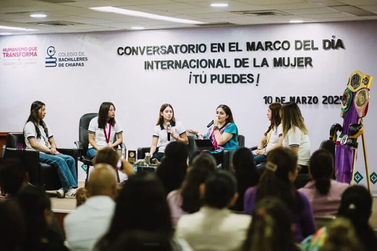 Cobach realiza conversatorio en el marco del Día Internacional de la Mujer