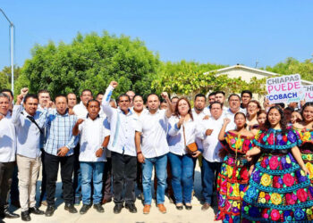 Entregan equipamiento a planteles del Cobach de la zona Istmo Costa