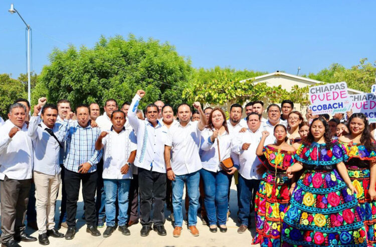 Entregan equipamiento a planteles del Cobach de la zona Istmo Costa