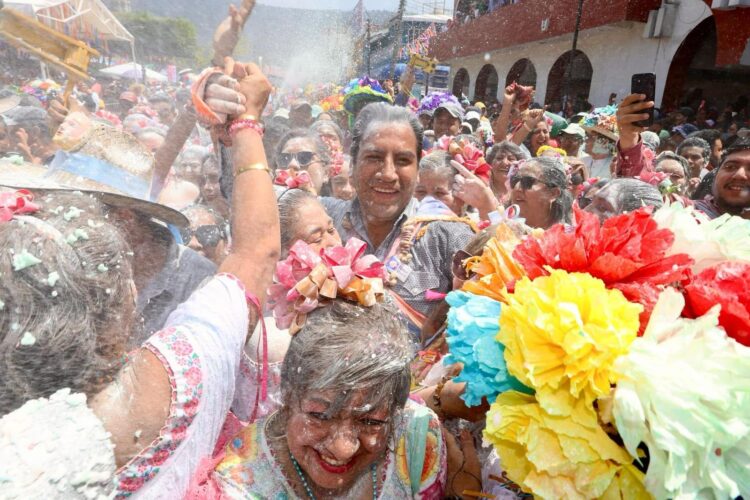 Eduardo Ramírez y el pueblo de Ocozocoautla viven el Carnaval Zoque