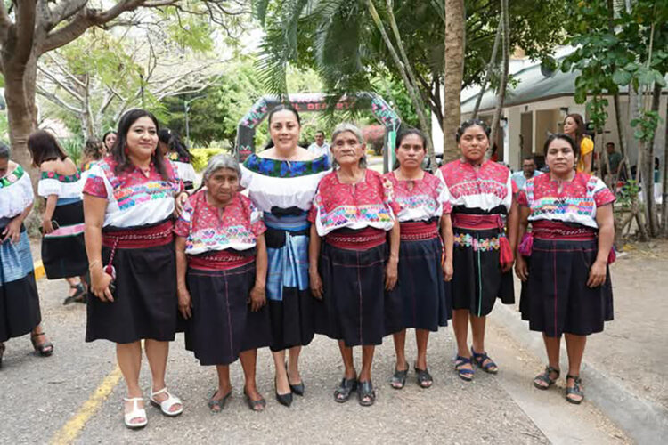 Refrenda Flor Guirao Aguilar compromiso con las mujeres indígenas de Chiapas