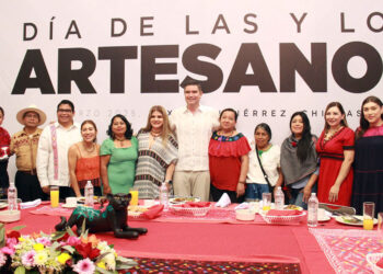 Conmemoran Día de la Artesana y el Artesano en Chiapas