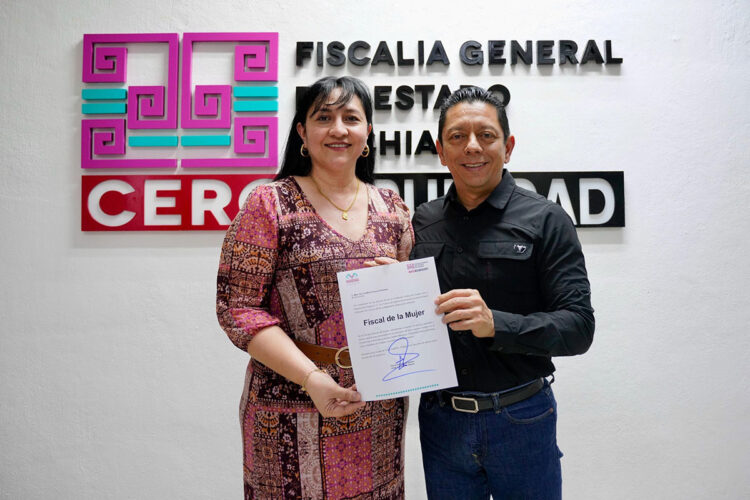 Jorge Llaven nombra a Flor de María Guirao como fiscal de la Mujer