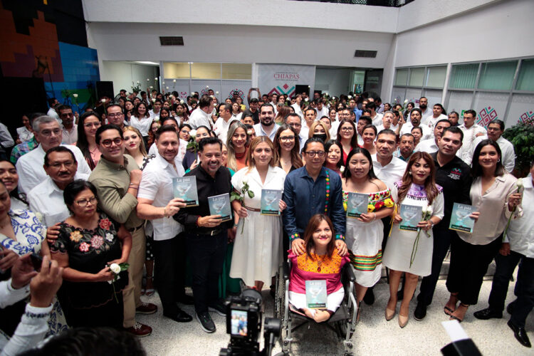 Presentan en el Congreso libro: ‘La paz como derecho humano’, de Jorge Luis Llaven Abarca