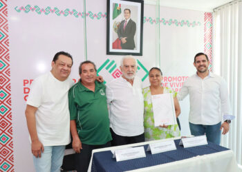 Entrega Provich escrituras públicas a familias chiapanecas de diferentes municipios