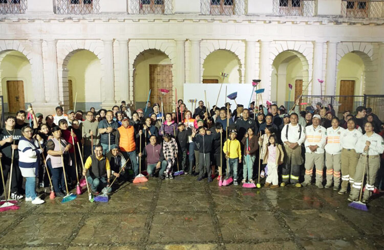 Encabeza Fabiola Ricci jornada de limpieza en el Centro Histórico de San Cristóbal