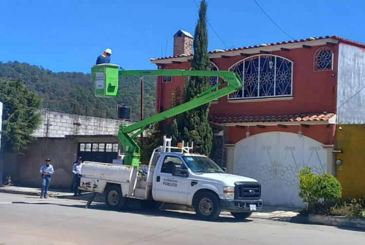 Mejoran alumbrado público en la zona sur de San Cristóbal
