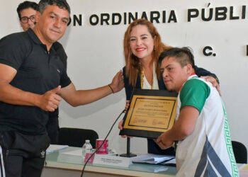 Ayuntamiento de SCLC reconoce al medallista Eder Joseph Liévano Castro