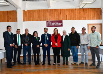 Fabiola Ricci se reúne con personal de CFE