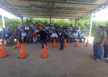 Aplica SSP curso de educación vial a conductores del servicio público