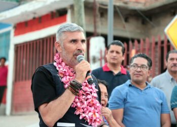 Entregamos calles nuevas en la colonia Azteca: Ángel Torres