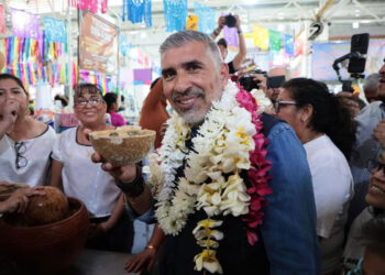 Celebran familias tuxtlecas Día del Pozol en mercados públicos