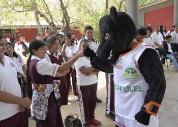 Ko’tan impulsa Expo-Feria de Carreras Técnicas en el CECyT 09 El Parral