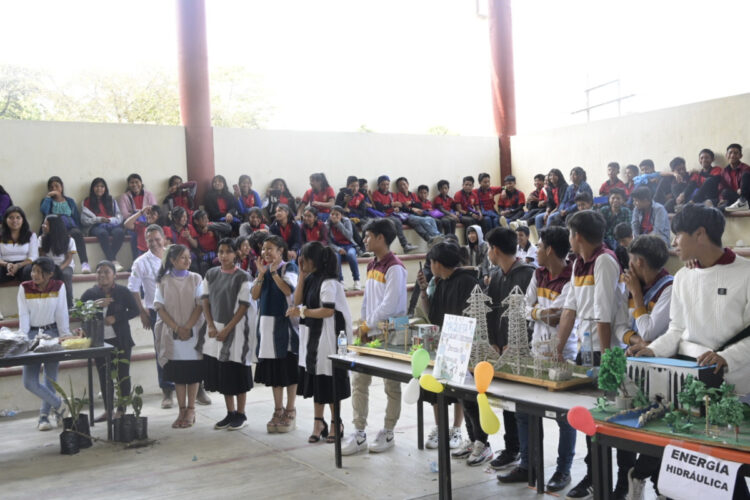 Jóvenes de San Juan Cancuc descubren su futuro con el Cecytech